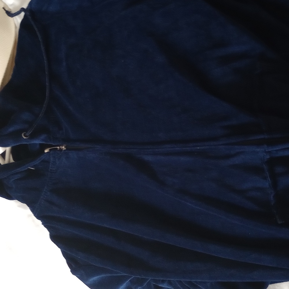 Tracksuit - Picture 8 of 8